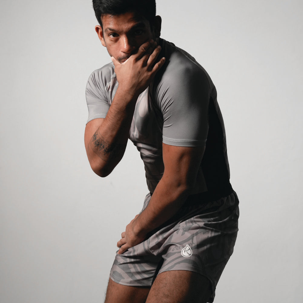 26/27 RASHGUARD • GUNMETAL GREY