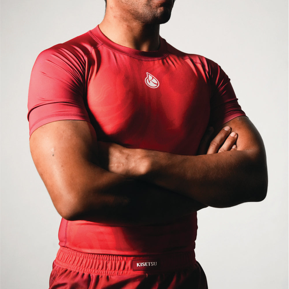 26/27 RASHGUARD • CRIMSON NOIR