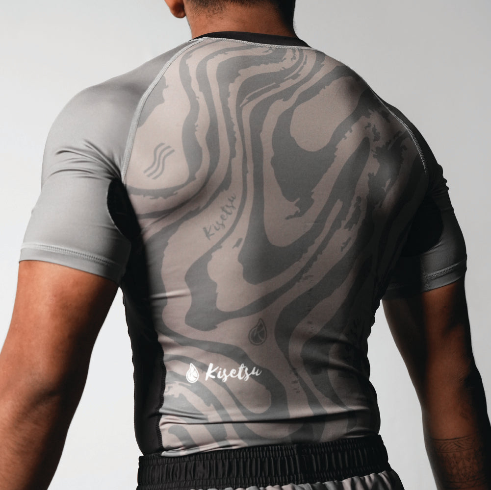 26/27 RASHGUARD • GUNMETAL GREY
