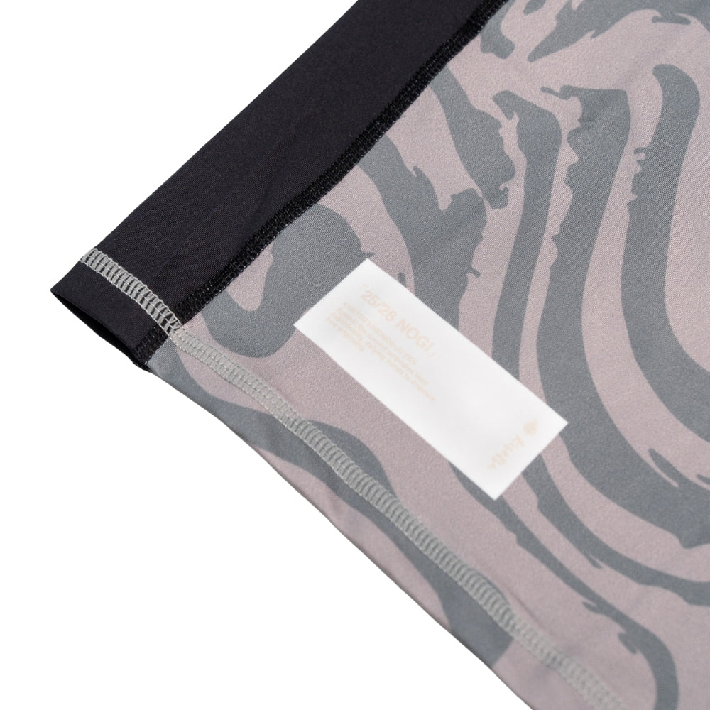 26/27 RASHGUARD • GUNMETAL GREY